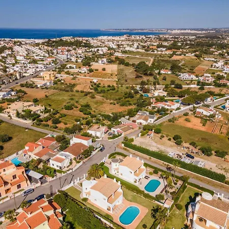 Modern In Albufeira With Private Swimming Pool فيلة *