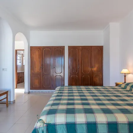 Modern In Albufeira With Private Swimming Pool Patroves